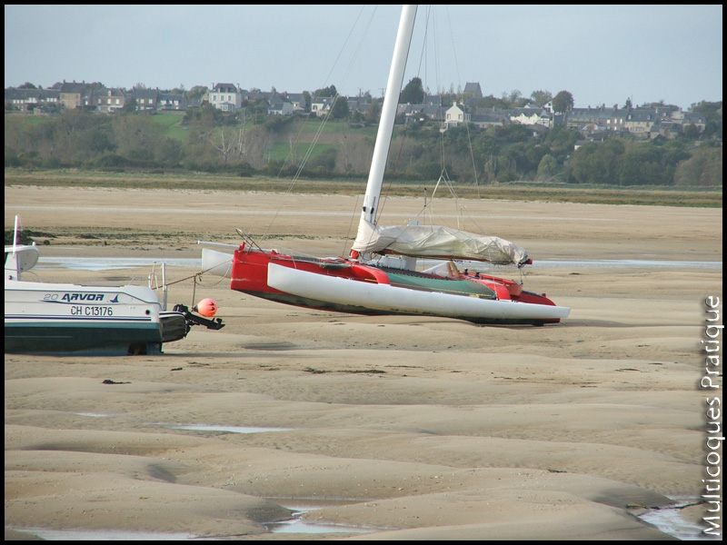Trimaran plan Newick Val III aux flotteurs légèrement bananées