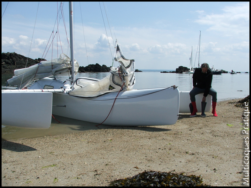 Proto à l'échouage à Chausey