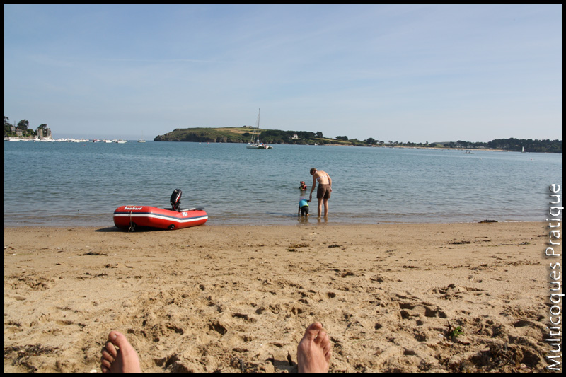 Annexe posée sur la plage